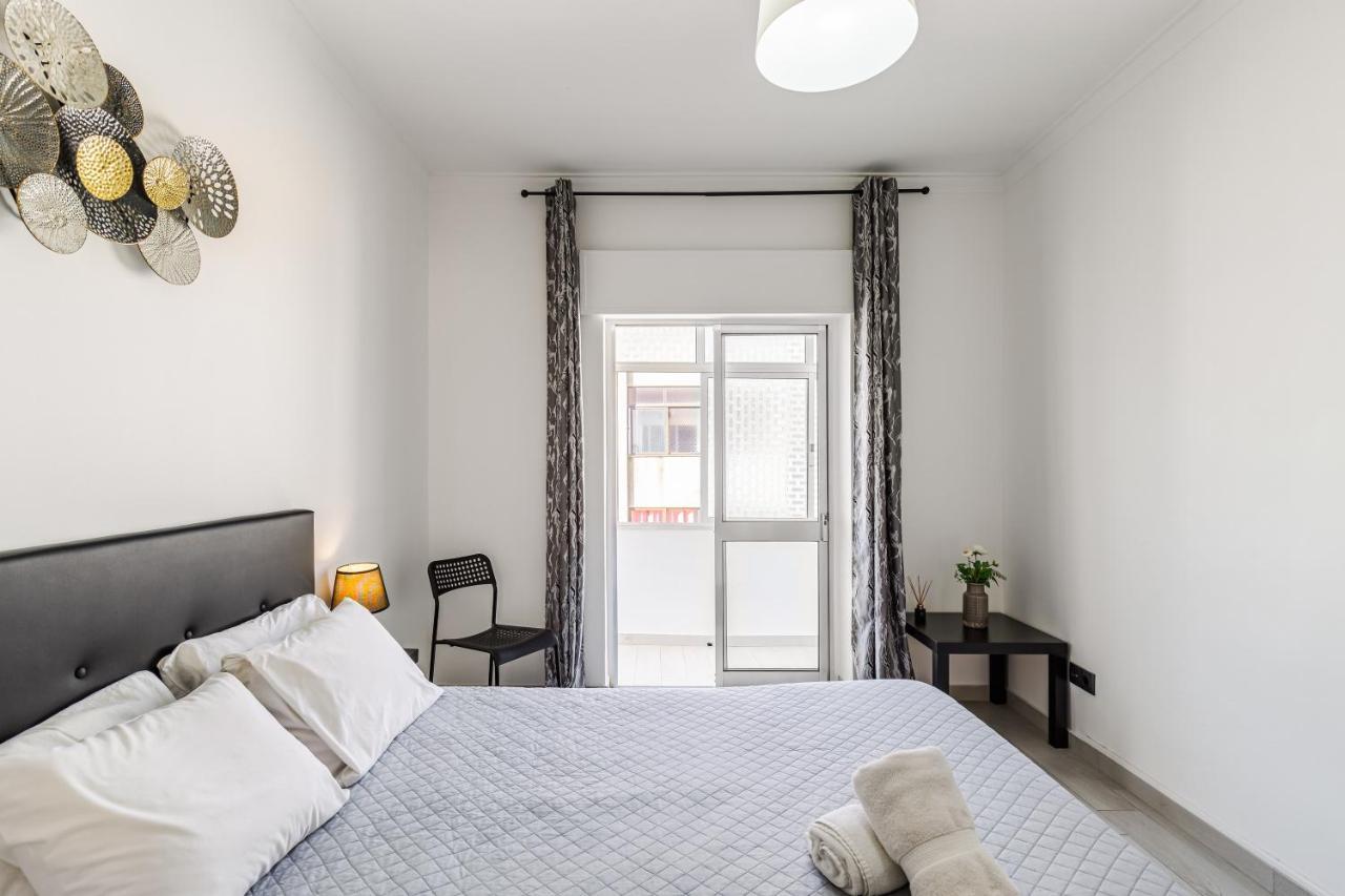 Sleeptubal Moderne Accommodatie Alhos Vedros エクステリア 写真